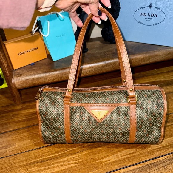 💥HP💥Beautiful Authentic YSL 2 Way Bag! - Picture 4 of 13